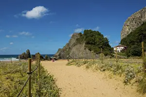 Drucke von Strand und Klippen, Playa de Laga, Ibarranguelua, in der Nähe von Bilbao, Provinz Bizkaia, Baskenland, Nordspanien Bilbao Drucke: Strand und Klippen, Playa de Laga.