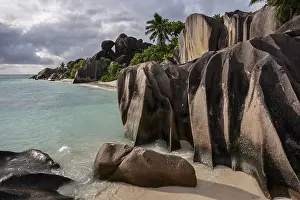 Dream Holiday Destination Seychelles Drucke: Beach and granite rocks at Anse Source d'Argent