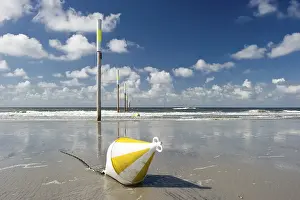 German Beaches Drucke: Beach, marker posts and a buoy