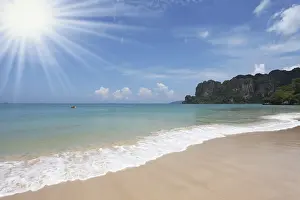 Southeast Asia Beaches Drucke: Beach paradise on island Phi-Phi