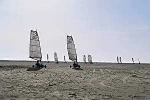 Dutch Beach Drucke: Beach sailor on a sandy beach, De Cocksdorp