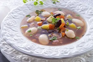 Deserted Kitchen Table Scene Drucke: Beans soup