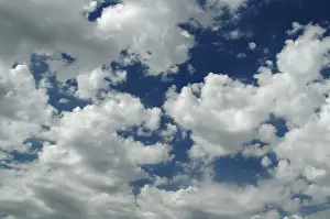 Fine Weather Conditions Drucke: Beautiful clouds on a deep blue sky
