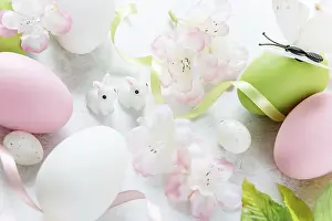 Cherry Blossom Time Drucke: Beautiful delicate Easter composition with pink cherry flowers