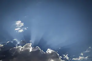 Dramatic Storm Clouds Drucke: Beautiful dramatic storm clouds with silver lining and light rays with room for your own text or graphics