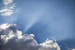 Beautiful Cloudy Skies Drucke: Beautiful dramatic storm clouds with silver lining and light rays with room for your own text or graphics