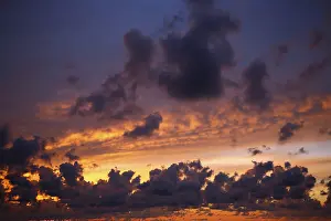 Deserted Evening Scene Drucke: Beautiful sunset cloud and sky