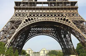 European Tourist Attractions Drucke: Beautiful view of The Eiffel Tower in Paris