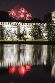 Drucke von Schöner Ausblick auf das Novodevitschi-Kloster bei Nacht, Moskau, Russland Kulturerbestätten Drucke: Beeindruckende Aussicht auf das Novodevitschi-Kloster bei Nacht.