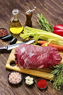Gourmet Beef Meal Drucke: Beef roll with vegetables as a stuffing for baking in oven