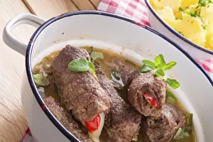 Eastern European Meal Ideas Drucke: Beef rouladen