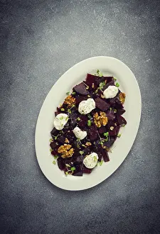 Beetroot Salad Drucke: Beetroot salad with nuts, cream cheese and micro greenery
