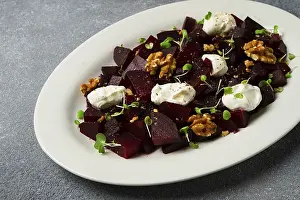 Beetroot Salad Drucke: Beetroot salad with nuts, cream cheese and micro greenery