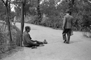 Urban Environment In Saxony Drucke: Begging War Invalid, 1949, Leipzig