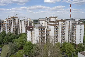 Drucke von In der alten Stadtteile von Belgrad, der Hauptstadt Serbiens, stehen sowjetische Stil-Wohnblockhäuser und -apartmentgebäude neben einander Serbien Drucke: Blick auf die Altstadt von Belgrad