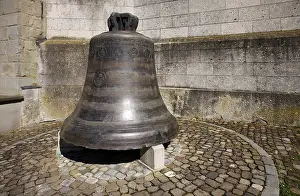 Southern Germany Historic Districts Drucke: Former bell in front of west gable, St