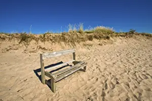 Baltic Sea Coast Scenery Drucke: Bench in a ruinous condition in the dunes