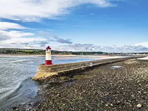 Great Britain Aerial Landscape Drucke: Berwick Pier and Lighthouse from a drone