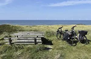 Denmark Beach Drucke: Bicycles on the beach in Denmark
