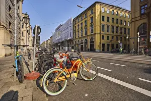 Munich Street Scene Drucke: Bicycles, general architecture