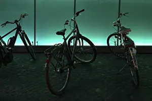 Deserted Parking Lot Drucke: Bicycles parked