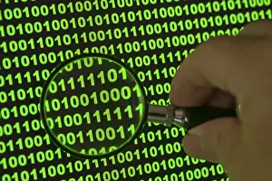 Cybercrime Investigation Drucke: Binary code viewed through a magnifying glass