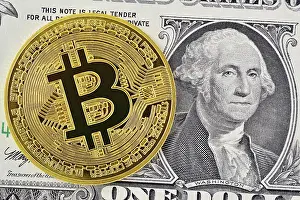 Digital Currency Payment Drucke: Bitcoin and a US Dollar Note