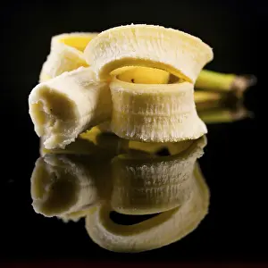 Banana Nutrition Drucke: Bite off a banana