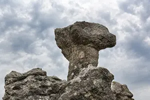 Raukar Limestone Column Drucke: Bizarre rocket, Raukar, limestone column