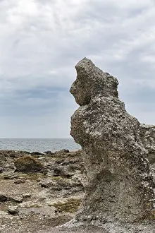 Raukar Limestone Column Drucke: Bizarre rocket, Raukar, limestone column