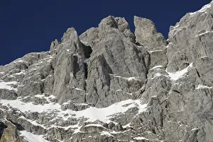 Drucke von Seltsam abgetragener Dolomitfels, Wilder Kaiser Range, Tirol, Österreich, Europa Verwandte Bilder Drucke: Bizarres abgerundetes Dolomit-Felsvorsprung.