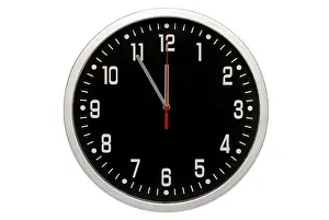 Time Pressure Symbol Drucke: Black clock, clock hands on five to twelve