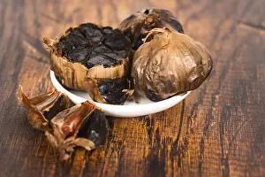 Aomori Japan Black Garlic Drucke: Black garlic