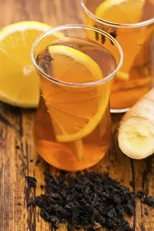 Black Tea With Lemon Drucke: Black tea with lemon and ginger