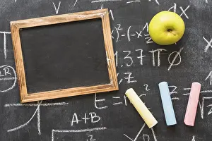 Deserted Classroom Drucke: Blackboard with calculations frame