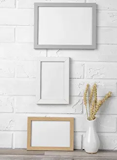 Modern Architecture Style Drucke: Blank frames wall vase