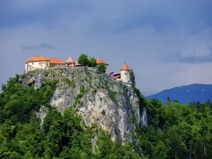 Drucke von Schloss Bled, See Bled, Bled, Oberkrain, Slowenien Bleder See Drucke: Schloss Bled, See Bled, Bled, Oberkrain