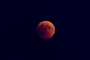 Red Moon Night Shot Drucke: Bloodmoon, total lunar eclipse on 27