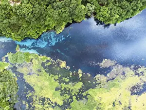 Albanien Drucke: Top Down über Das blaue Auge von einem Drohnen.