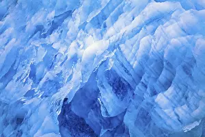 Deserted Scandinavian Landscape Drucke: Blue ice patterns on a glacier wall in the arctic
