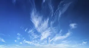 Blue Sky Drucke: Blue sky with white cirrus clouds