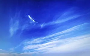Blue Sky Drucke: Blue sky with white clouds