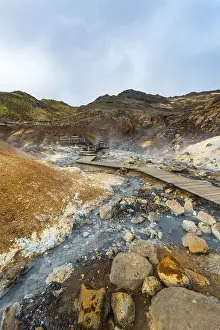 Geothermal Area In Iceland Drucke: Boardwalk over steaming ground