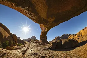 Granite Rock Formation Drucke: Bogenfels mit Spitzkoppe, Spitzkoppe area