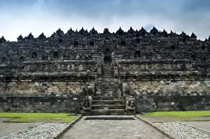 Deserted Temple Complex Drucke: Borobudur Ruins at Yogyakarta, Central Java
