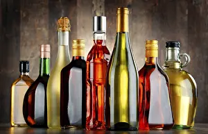 Deserted Liquor Store Drucke: Bottles of assorted alcoholic beverages