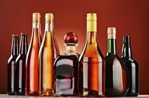 Deserted Liquor Store Drucke: Bottles of assorted alcoholic beverages