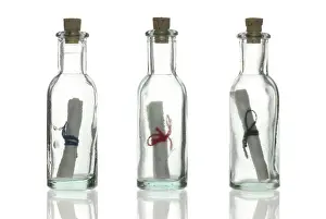 Message In A Bottle Drucke: Three bottles containing messages, bottle post