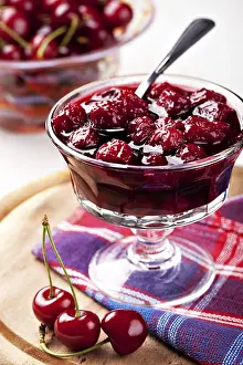 Breakfast Food Drucke: bowl of cherry jam on table