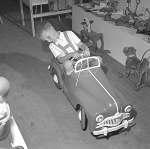 Vintage Toy Cars Drucke: Boy in the 1950s